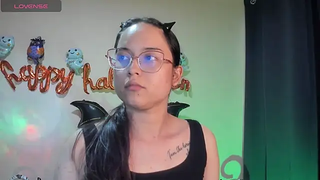 Snapshot of shantalc3rezo chatting on October 22, 2025, 8:52 pm shantalc3rezo online show from October 22, 2025, 8:52 pm