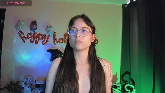 Snapshot of shantalc3rezo chatting on October 25, 2025, 9:42 pm shantalc3rezo online show from October 25, 2025, 9:42 pm