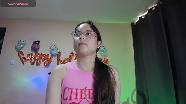 Snapshot of shantalc3rezo chatting on October 27, 2025, 5:50 pm shantalc3rezo online show from October 27, 2025, 5:50 pm