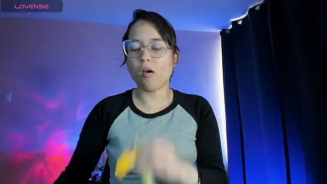 Snapshot of shantalc3rezo chatting on November 7, 2025, 8:31 pm shantalc3rezo online show from November 7, 2025, 8:31 pm