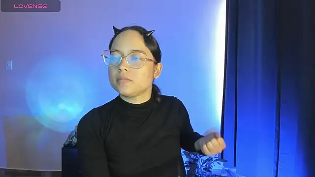 Snapshot of shantalc3rezo chatting on November 12, 2025, 8:19 pm shantalc3rezo online show from November 12, 2025, 8:19 pm