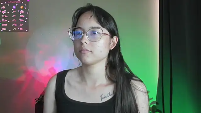 Snapshot of shantalc3rezo chatting on November 24, 2025, 8:41 pm shantalc3rezo online show from November 24, 2025, 8:41 pm