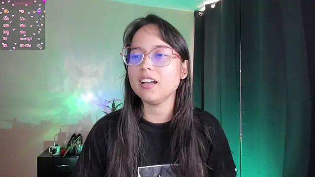 Snapshot of shantalc3rezo chatting on December 18, 2025, 8:04 pm shantalc3rezo online show from December 18, 2025, 8:04 pm