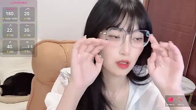 4uoki online show from November 28, 2025, 4:09 pm