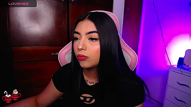 Snapshot of eva_six chatting on December 27, 2024, 8:07 pm eva six online show from December 27, 2024, 8:07 pm