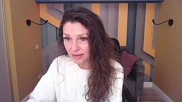 EllaLong online show from February 10, 2026, 12:31 pm