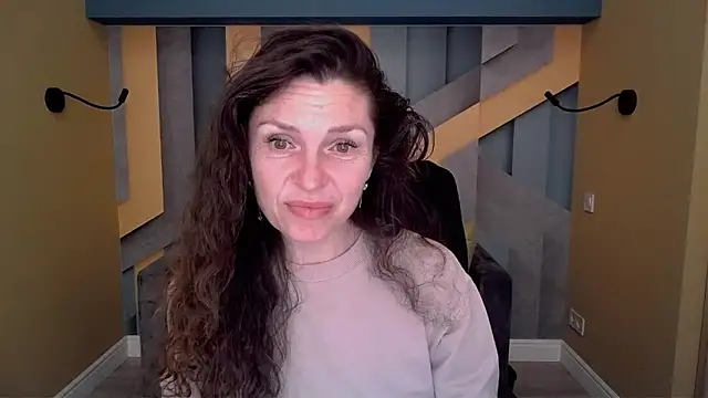 EllaLong online show from March 6, 2026, 12:23 pm