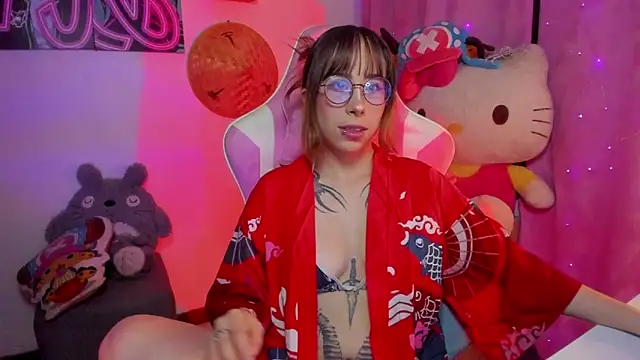 Snapshot of Waifu_Aika chatting on November 4, 2025, 9:47 pm Waifu Aika online show from November 4, 2025, 9:47 pm