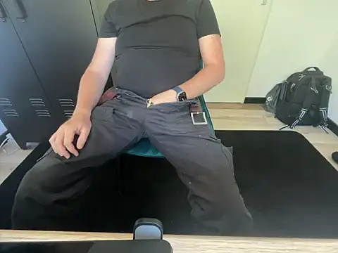 Lovetobenaked4u online show from September 10, 2025, 10:59 am