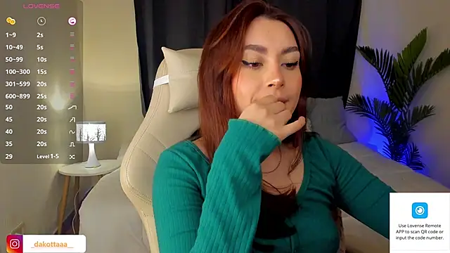 Snapshot of dakottaa_ chatting on December 6, 2024, 10:19 pm dakottaa online show from December 6, 2024, 10:19 pm