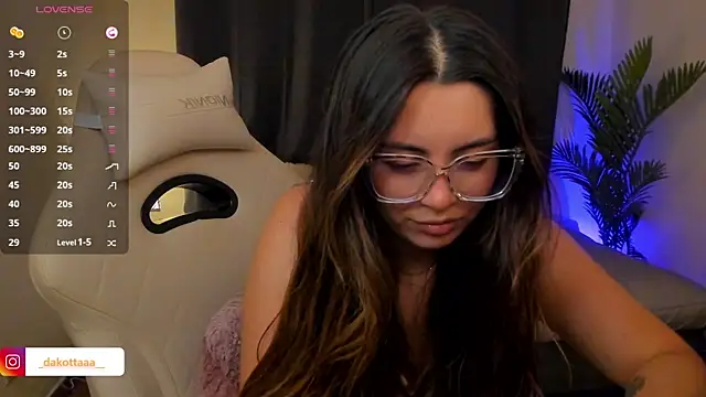 Snapshot of dakottaa_ chatting on January 17, 2026, 11:41 pm dakottaa online show from January 17, 2026, 11:41 pm