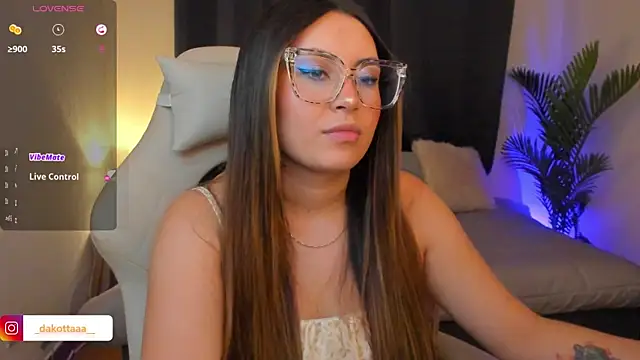 Snapshot of dakottaa_ chatting on February 7, 2026, 11:41 pm dakottaa online show from February 7, 2026, 11:41 pm