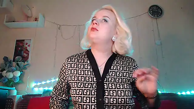 Karolina love  online show from January 9, 2025, 3:44 pm