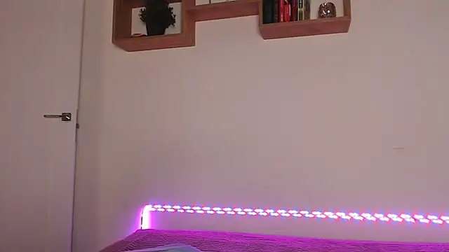 Karolina love  online show from November 23, 2025, 5:35 pm