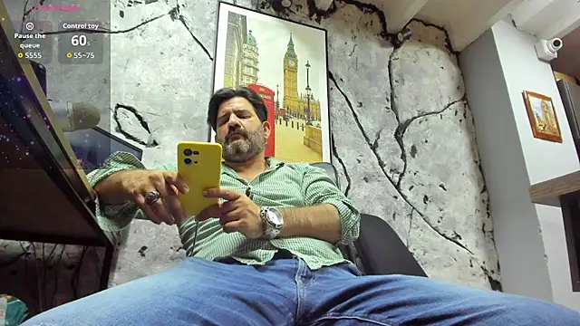 Snapshot of Maxi_TheBigDaddy chatting on December 19, 2025, 11:56 pm Maxi TheBigDaddy online show from December 19, 2025, 11:56 pm