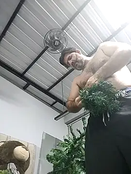 Snapshot of Maxi_TheBigDaddy chatting on January 11, 2026, 11:43 pm Maxi TheBigDaddy online show from January 11, 2026, 11:43 pm