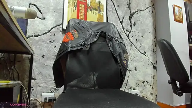 Snapshot of Maxi_TheBigDaddy chatting on January 19, 2026, 3:49 pm Maxi TheBigDaddy online show from January 19, 2026, 3:49 pm