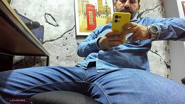 Snapshot of Maxi_TheBigDaddy chatting on February 5, 2026, 1:49 pm Maxi TheBigDaddy online show from February 5, 2026, 1:49 pm