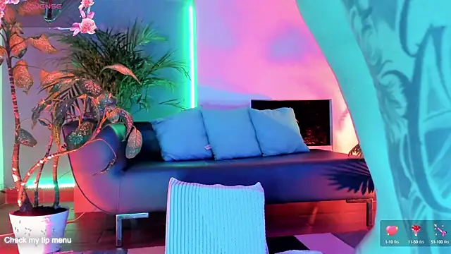 Snapshot of Megan_inked chatting on October 25, 2025, 3:25 am Megan inked online show from October 25, 2025, 3:25 am