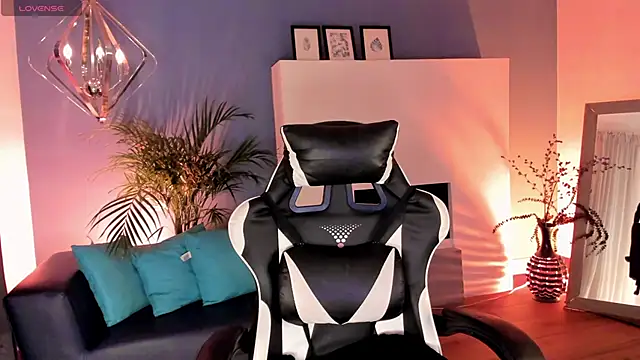 Snapshot of Megan_inked chatting on October 30, 2025, 3:41 am Megan inked online show from October 30, 2025, 3:41 am