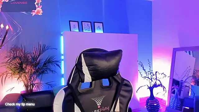 Snapshot of Megan_inked chatting on November 17, 2025, 2:50 am Megan inked online show from November 17, 2025, 2:50 am