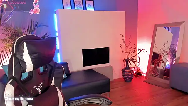 Snapshot of Megan_inked chatting on November 28, 2025, 3:31 am Megan inked online show from November 28, 2025, 3:31 am