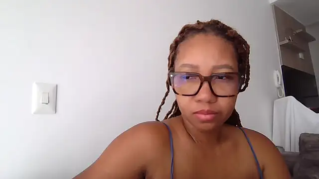 megan-hotxx online show from April 5, 2026, 3:20 pm