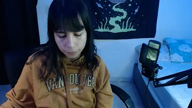 Snapshot of shy_katy_ chatting on January 18, 2025, 12:57 am shy katy online show from January 18, 2025, 12:57 am