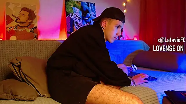 Snapshot of Midnighter_ chatting on March 7, 2025, 1:20 am Midnighter  online show from March 7, 2025, 1:20 am