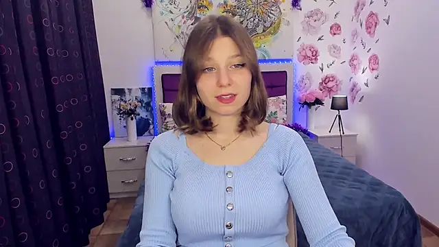 Snapshot of RinaMoore chatting on January 3, 2025, 12:30 pm RinaMoore online show from January 3, 2025, 12:30 pm