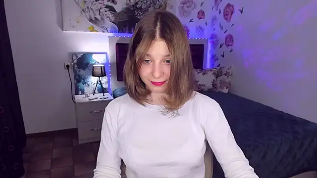 Snapshot of RinaMoore chatting on March 5, 2025, 3:51 pm RinaMoore online show from March 5, 2025, 3:51 pm