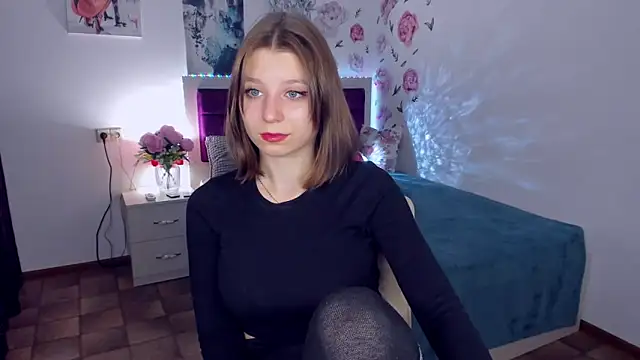 Snapshot of RinaMoore chatting on September 16, 2025, 12:28 pm RinaMoore online show from September 16, 2025, 12:28 pm