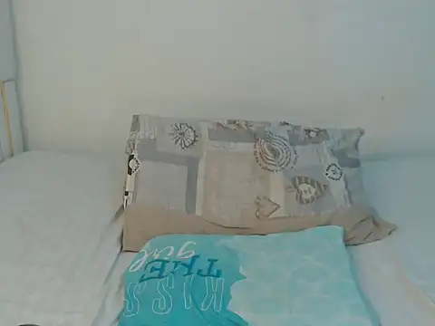 Snapshot of wetmypants chatting on February 27, 2026, 10:10 pm wetmypants online show from February 27, 2026, 10:10 pm