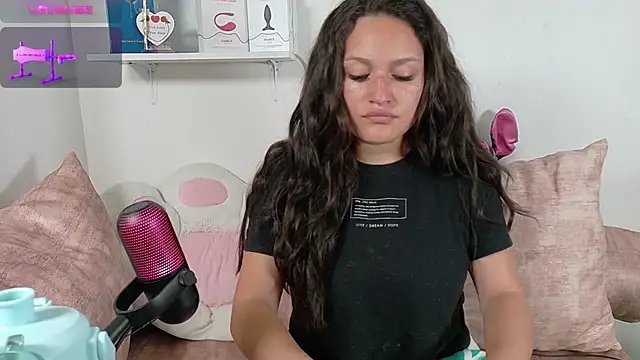 megan doll2 online show from September 18, 2025, 8:11 pm