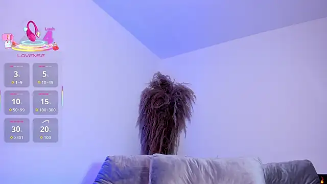 charlottewhitte online show from November 14, 2025, 12:26 pm