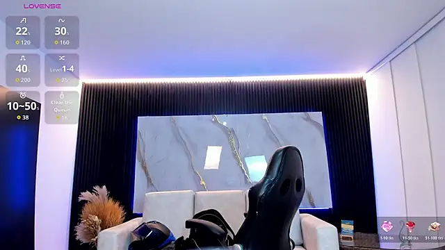 charlottewhitte online show from February 13, 2026, 11:17 am