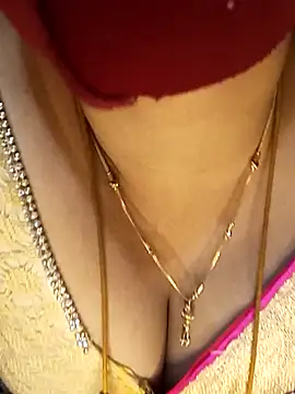 Snapshot of tuttifrutti17 chatting on December 24, 2024, 5:55 pm tuttifrutti17 online show from December 24, 2024, 5:55 pm