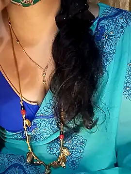 Snapshot of tuttifrutti17 chatting on January 8, 2025, 5:37 pm tuttifrutti17 online show from January 8, 2025, 5:37 pm