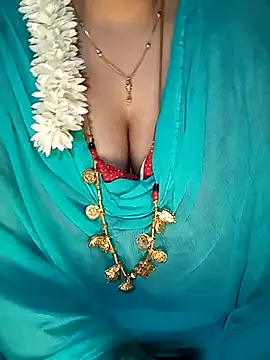 Snapshot of tuttifrutti17 chatting on February 15, 2025, 6:01 pm tuttifrutti17 online show from February 15, 2025, 6:01 pm