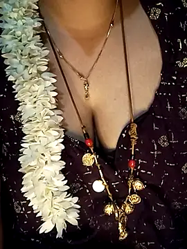 Snapshot of tuttifrutti17 chatting on March 16, 2025, 6:42 am tuttifrutti17 online show from March 16, 2025, 6:42 am