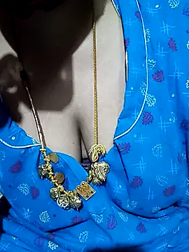 Snapshot of tuttifrutti17 chatting on October 9, 2025, 5:33 pm tuttifrutti17 online show from October 9, 2025, 5:33 pm