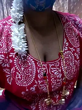 Snapshot of tuttifrutti17 chatting on January 10, 2026, 5:15 pm tuttifrutti17 online show from January 10, 2026, 5:15 pm