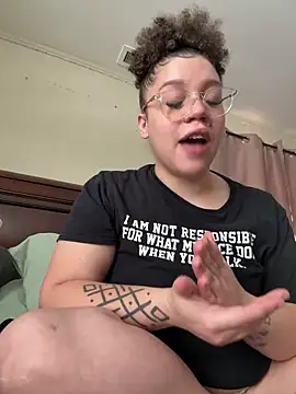 QueenNuttCollector online show from February 12, 2026, 2:56 pm