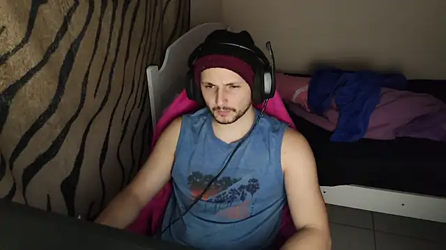 Snapshot of iurytx chatting on March 5, 2025, 11:27 pm iurytx online show from March 5, 2025, 11:27 pm