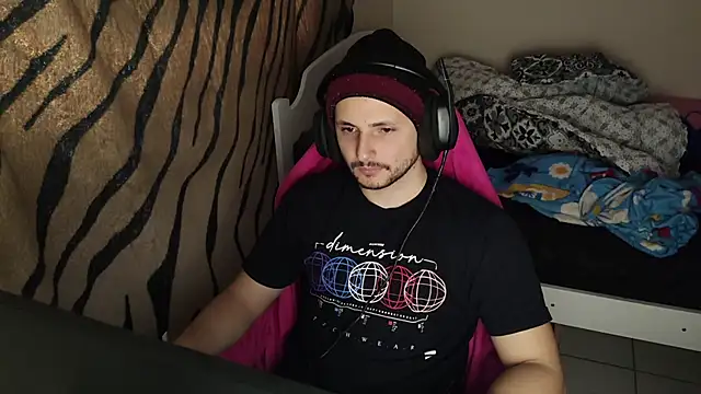 Snapshot of iurytx chatting on March 6, 2025, 8:16 pm iurytx online show from March 6, 2025, 8:16 pm