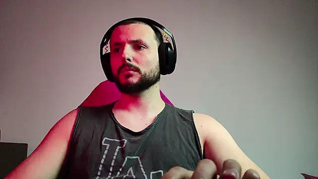 Snapshot of iurytx chatting on September 18, 2025, 10:45 pm iurytx online show from September 18, 2025, 10:45 pm