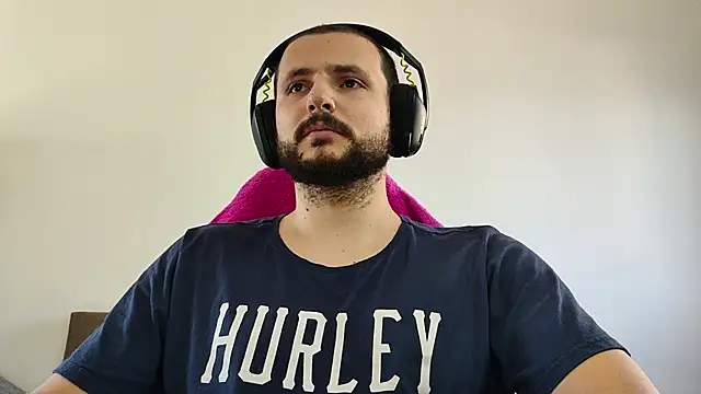 Snapshot of iurytx chatting on October 4, 2025, 4:27 pm iurytx online show from October 4, 2025, 4:27 pm