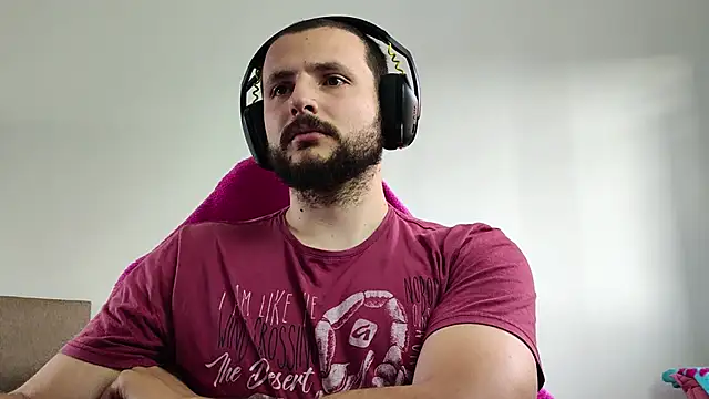 Snapshot of iurytx chatting on October 8, 2025, 8:17 pm iurytx online show from October 8, 2025, 8:17 pm