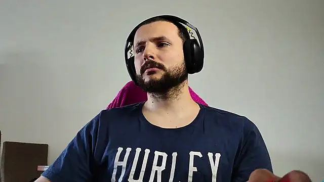 Snapshot of iurytx chatting on October 9, 2025, 7:45 pm iurytx online show from October 9, 2025, 7:45 pm