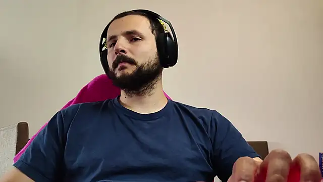 Snapshot of iurytx chatting on October 26, 2025, 4:46 pm iurytx online show from October 26, 2025, 4:46 pm